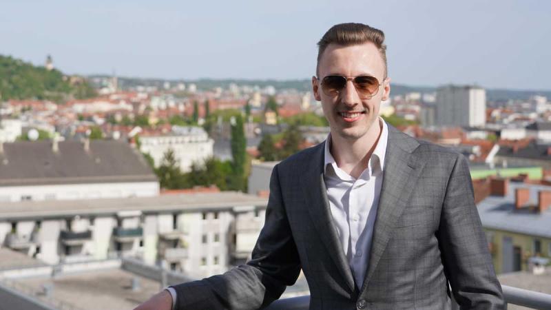 Thomas Wabnig von Smart Trading Gains ist erfolgreich im Trading tätig und hat sich dabei wertvolles Wissen angeeignet.