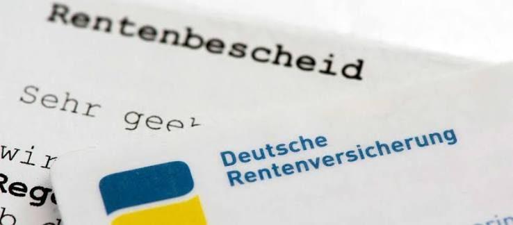 Rentenbescheid der Deutschen Rentenversicherung zur Berechnung der Rentenlücke.