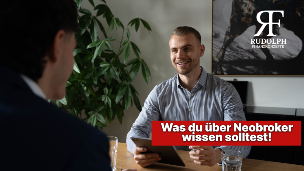 Beratungsgespräch über Neo-Broker zwischen zwei Personen.