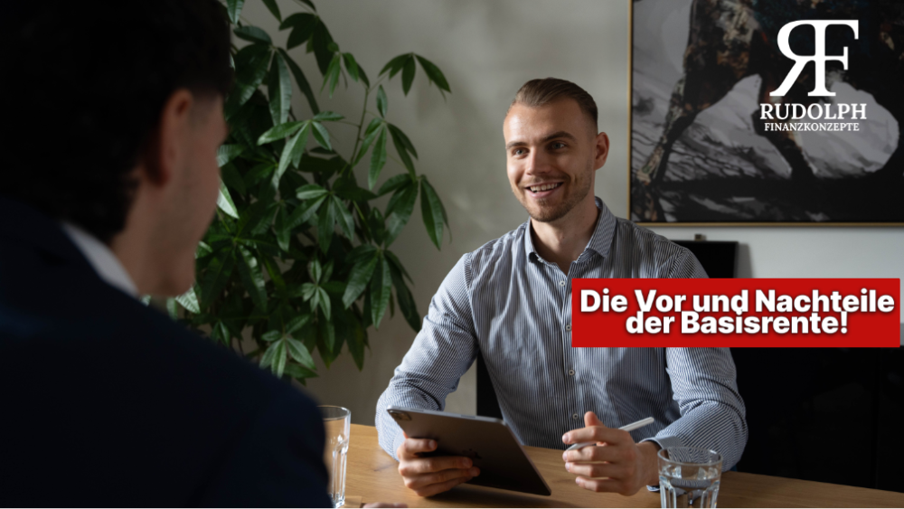 Beratungsgespräch über die Vor und Nachteile der Basisrente mit Tablet.