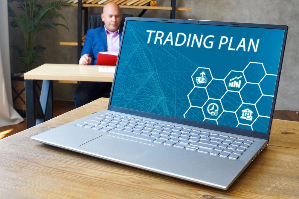 Laptop zeigt den Handelsplan für erfolgreiches Trading ohne Plan.