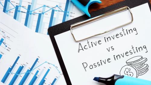 Sollte man passiv investieren oder aktiv handeln?