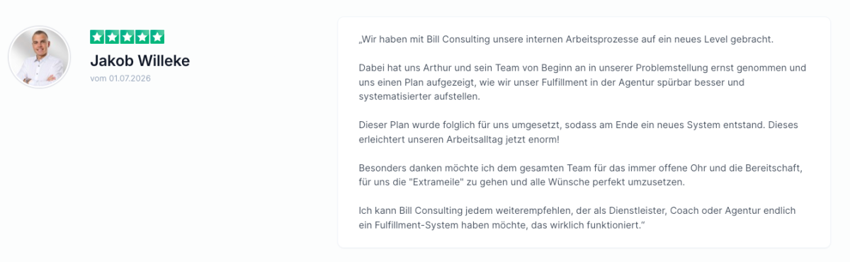 Jemand erklärt, wie wichtig ein gutes Onboarding ist, um Kunden zu halten.
