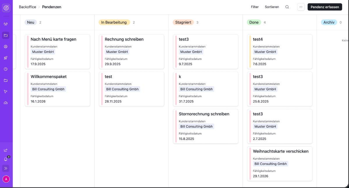 Das ist die Kanban-Ansicht der Aufgabenverwaltung in Airtable, bei der alle Aufgaben nach Status – von „Neu