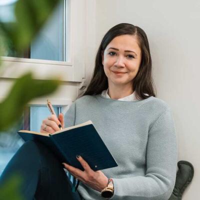 Von Netzwerk-Zufall zu 150.000 CHF/Monat: Alexandra Weck Consulting skaliert mit Baulig