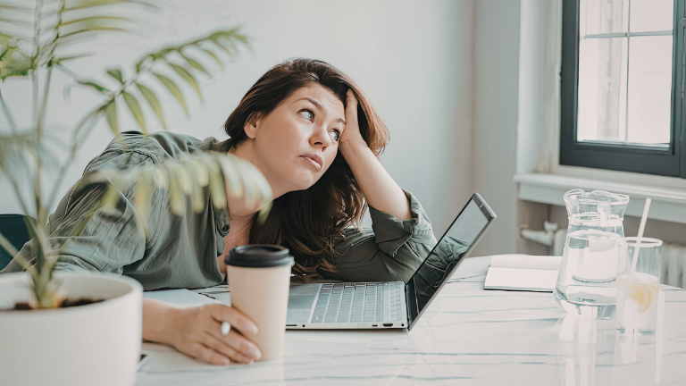 Egal ob bei der Arbeit, einem Geschäftsessen oder der Geburtstagsfeier - während alle Spaß haben, Essen und die gemeinsame Zeit genießen, schwankst du zwischen Kopfkino und Schuldgefühlen 