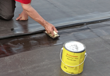 EPDM-Dachbahnen Firestone RubberGard kalt verklebt mit Primer