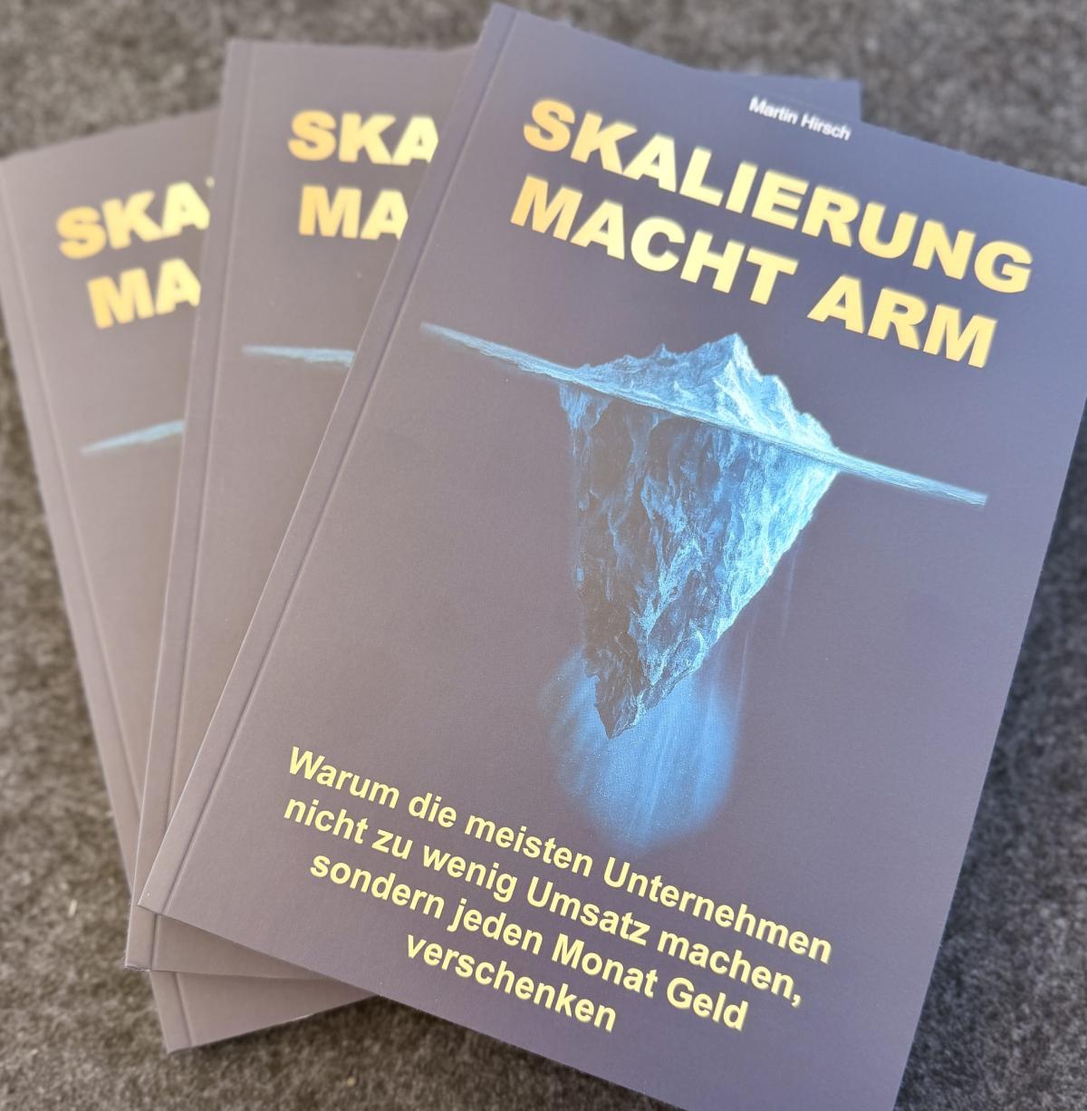 Das Buch 'Skalierung macht arm' zeigt, wie Unternehmen Geld verschenken.