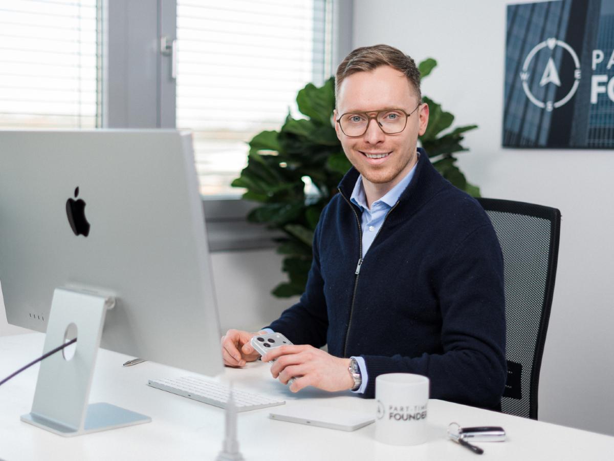 Willst du neben dem Job deine Personenmarke planbar aufbauen?