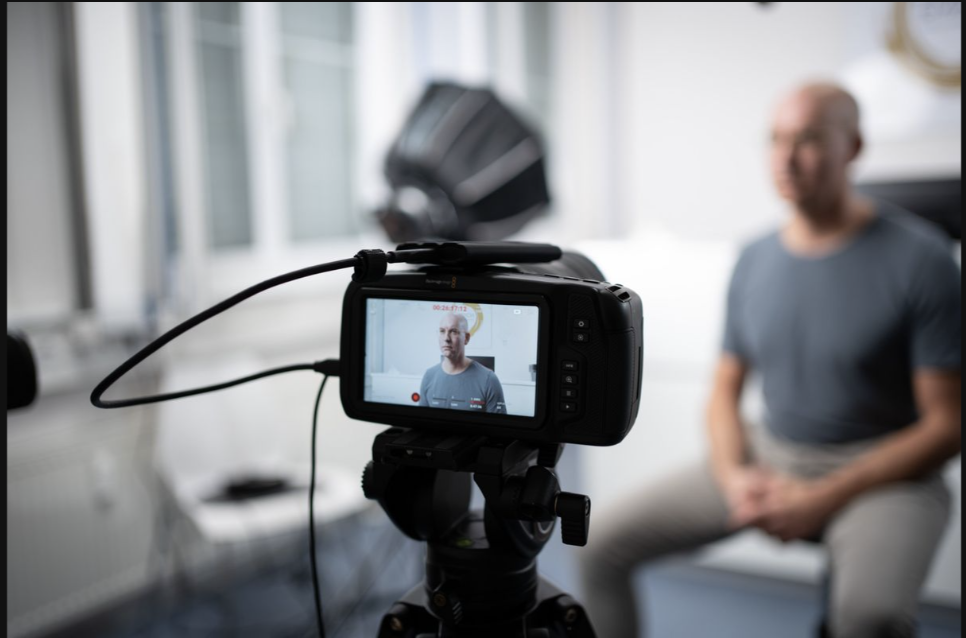 Tobias Emrich - Gesundheitsexperte aus Reutlingen bei einem YouTube Videodreh