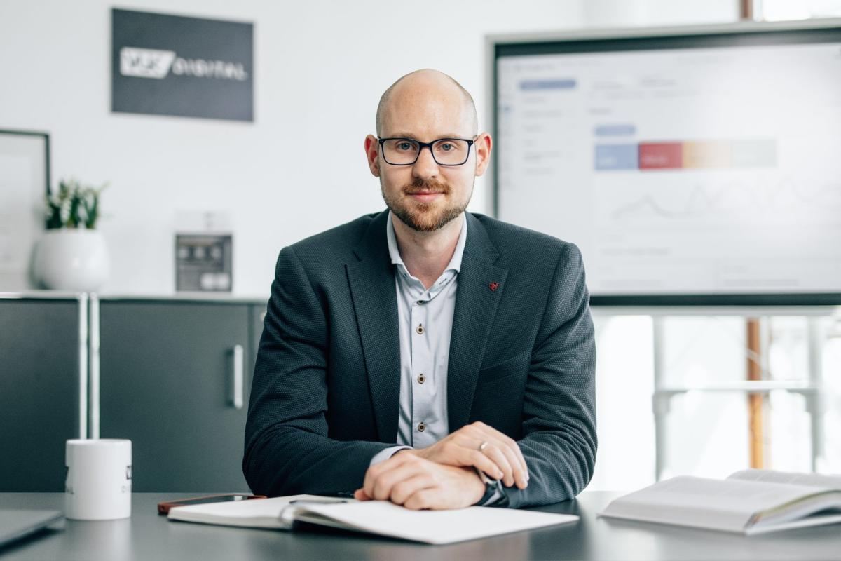 Timo Stephan steht hinter seiner AIWE-Methode - Als Marketing-Experte weiß er, sie funktioniert.