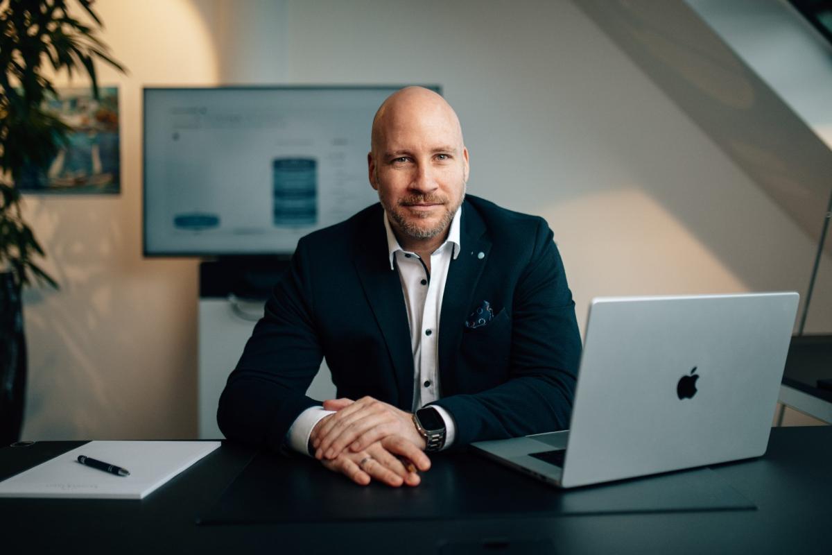 Welche Art von Unternehmensform zu welchem Zeitpunkt Sinn macht, sollte man mit einem Finanzplaner mit Spezialistennetzwerk besprechen.