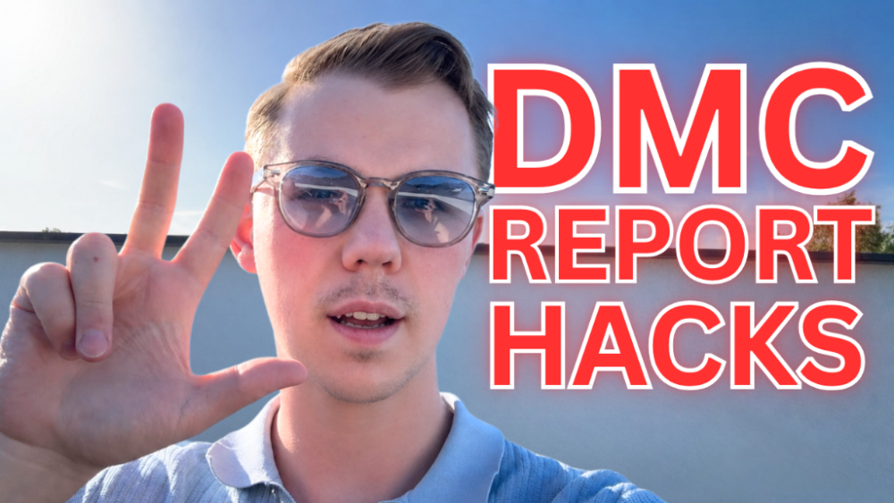 Person zeigt drei Finger und präsentiert DMC Report Hacks.