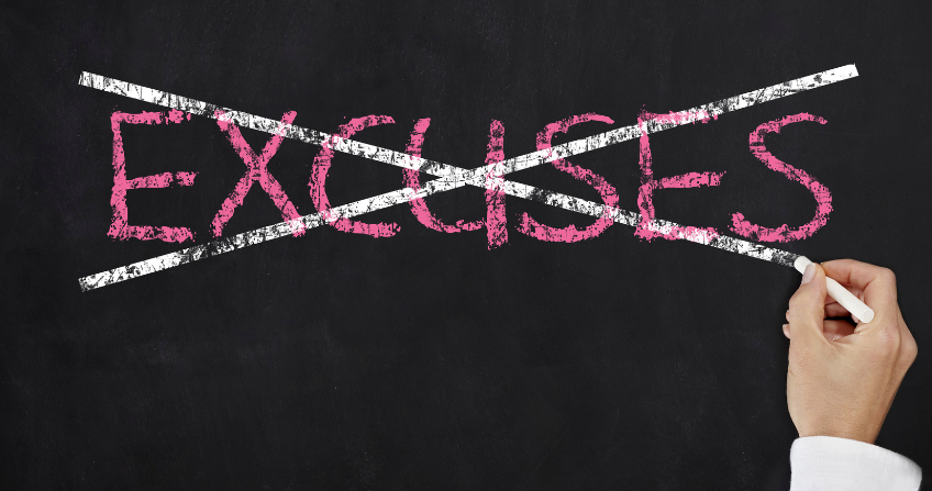 Das Wort 'Excuses' wird durchgestrichen, um zu zeigen, dass man trotz Schilddrüsenunterfunktion abnehmen kann.