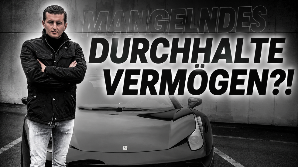 Mann steht neben einem Sportwagen und thematisiert das Durchhaltevermögen.