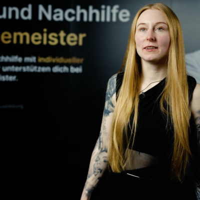 Vom Mechatroniker zur Führungskraft – Julias Weg zur Industriemeisterin mit Bildungsfabrik