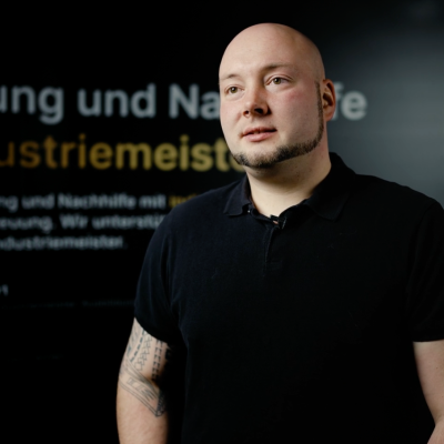 Max erzielt Meistertitel dank flexibler Lernmethoden und persönlichem Support der Bildungsfabrik