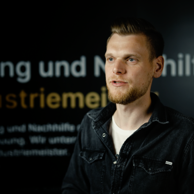 Flexible Meisterausbildung online – Tobias meistert Familie, Beruf & Weiterbildung mühelos