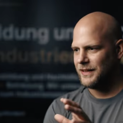 Von Facharbeiter zum Meister: Julian steigert Karriere und Wissen mit Bildungsfabrik Coaching