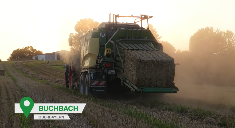 Modernste Technik: Feuchtigkeitsmessung und digitale Ertragserfassung machen die Strohernte planbarer, transparenter und wirtschaftlicher für den Landwirt.
