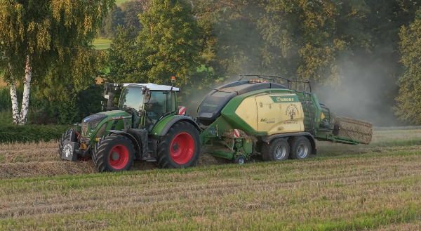 Das Gespann von Lorenz Waldinger im Einsatz für einen Kunden in Bayern.