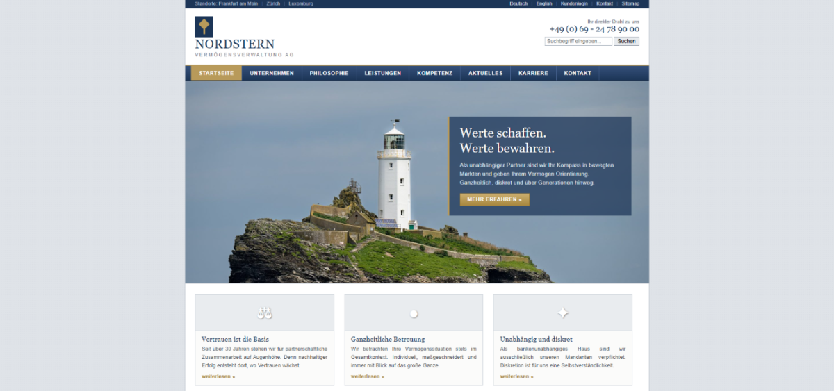 Webseite eines Vermögensverwalters mit einem Leuchtturm als Symbol.