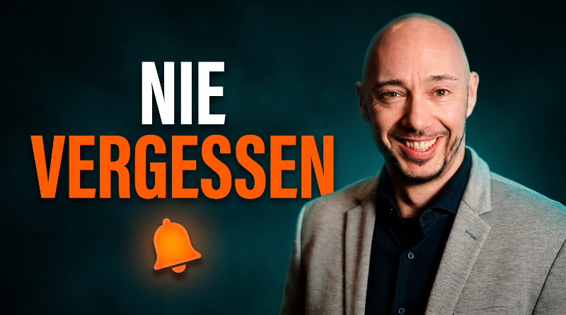 Ein Mann lächelt und sagt, dass man beim Nachfassen von Angeboten nie vergessen sollte.