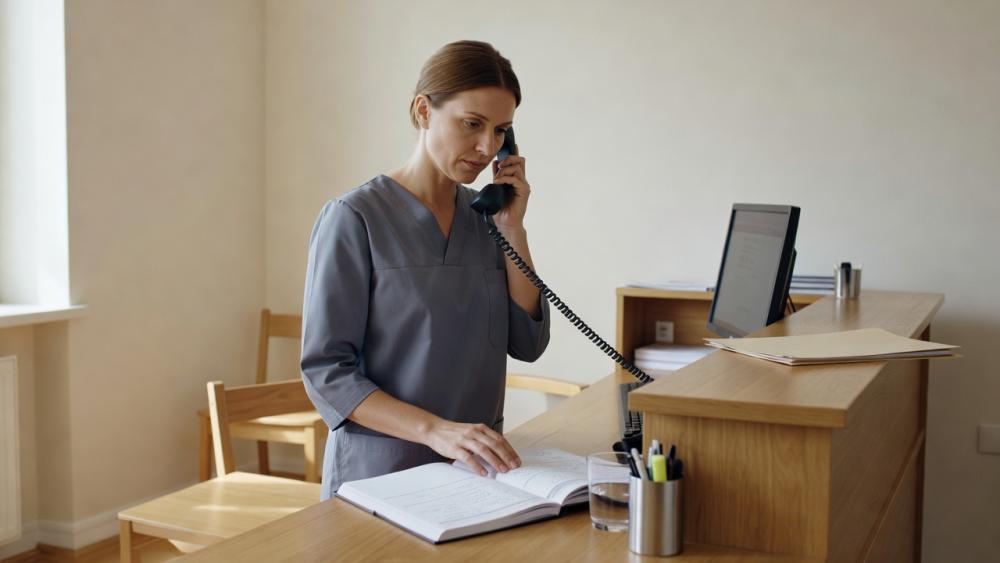Voller Terminkalender, klingendes Telefon – der Alltag in psychotherapeutischen Praxen.