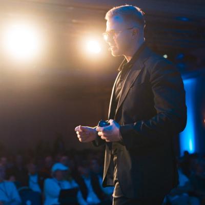 In 1 Webinar zu 5-stelligem Umsatz: 15% Conversion ohne Technikstress