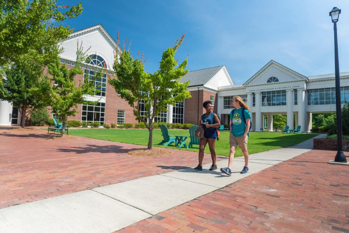 Internationale Studenten auf einem US-Campus
