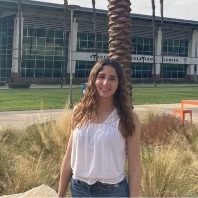 9 US-Zulassungen + $3.000 Stipendium: Chiara startet MBA in Long Beach