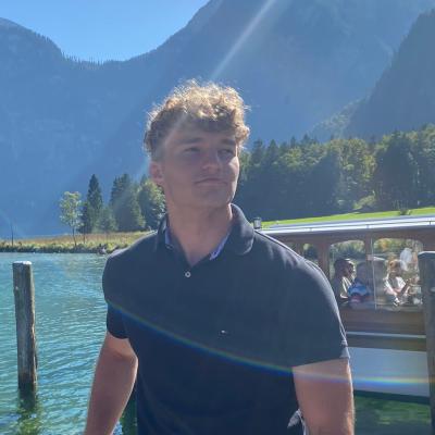 Maximilian Hase – Bates College, Theoretical Physics