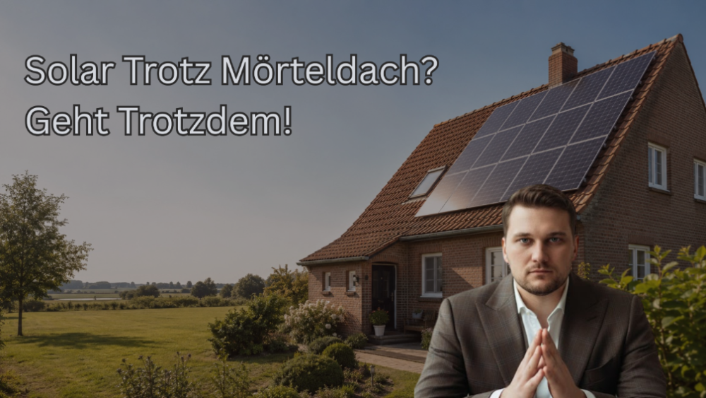 Haus mit Solaranlage auf vermörteltem Dach und Person im Vordergrund.