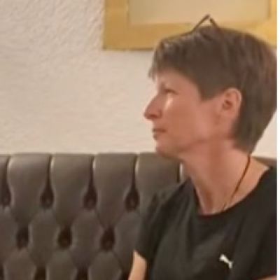 Von skeptisch zu handlungsstark:Prisca prüft Investments mit Moneylady