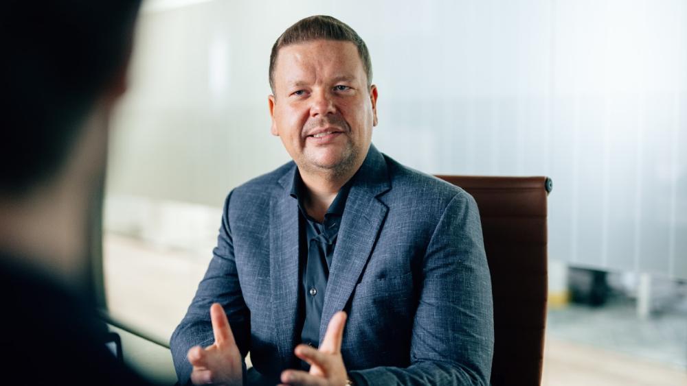 Eugen Zimbelmann erklärt die Eigenkapitalanforderungen für Immobilien in Dubai 2026.