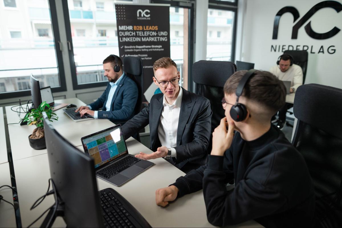 Geschäftsführer Paul Hänsel und Vertriebsmitarbeiter der Niederlag Consulting GmbH