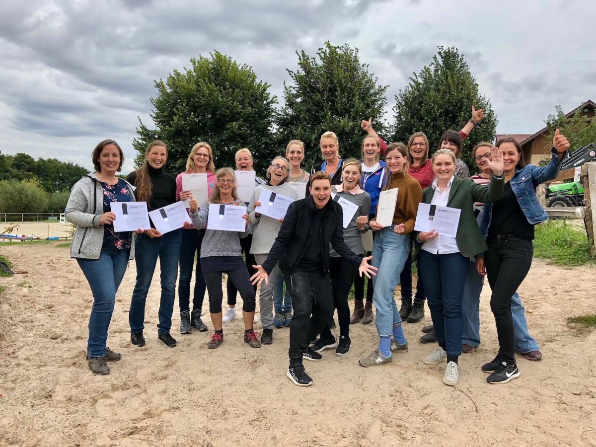 Was wirklich in einer pferdegestützten Coaching Ausbildung zählt: Sicherheit, Verantwortung und andere Menschen mit Freude, Tiefe und Leichtigkeit begleiten zu können!