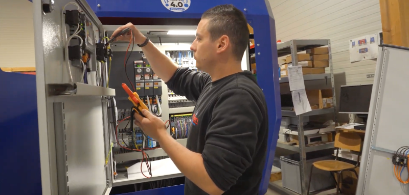 Robuste Maschinen mit sensibler Elektronik.