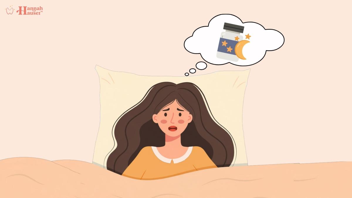 Frau im Bett denkt über Melatonin-Präparate zur Bekämpfung von Schlafproblemen nach.