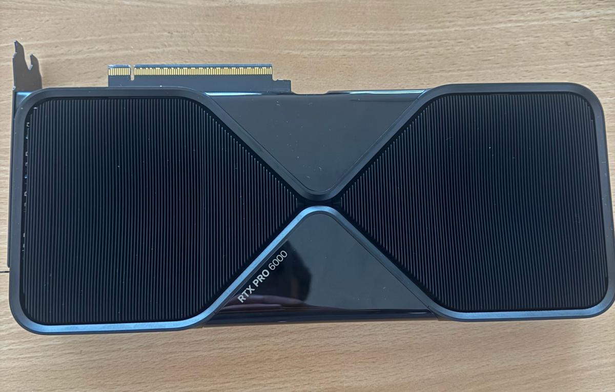 Auf so einer Grafikkarte lassen mittelständische Unternehmen ihre KI lokal laufen.