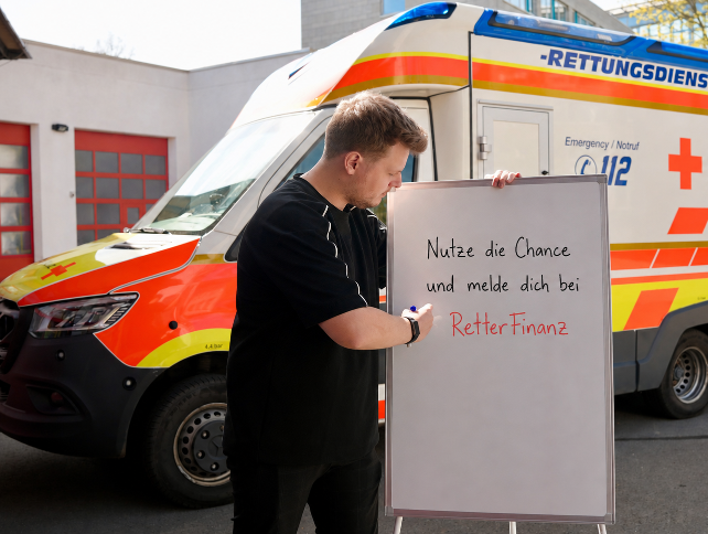 Simon Schöffl - Geschäftsführer und Experte für Einsatzkräfte bei RetterFinanz