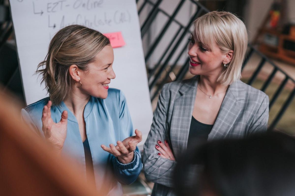 Melde Dich bei uns Grenzlotsen, wir helfen Dir bei Deiner Zollwert-Berechnung gerne weiter