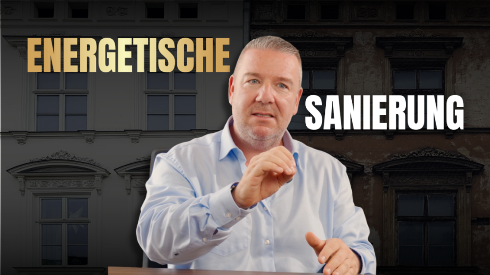Ein Experte erklärt energetische Sanierung für Denkmalimmobilien.