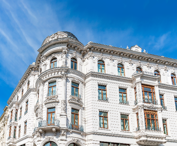 Denkmalimmobilien: Sanierungskosten nach § 7h/i EStG steuerlich nutzen.