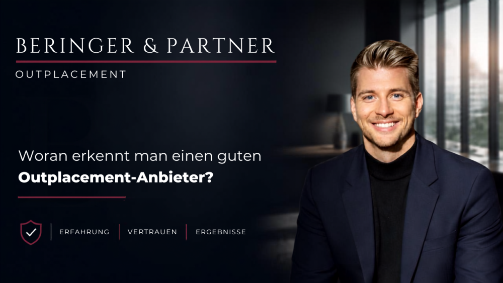 Ein Mann stellt die Frage: Woran erkennt man einen guten Outplacement-Anbieter?