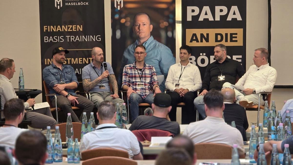 Panel-Diskussion über finanzielle Bildung für Väter.