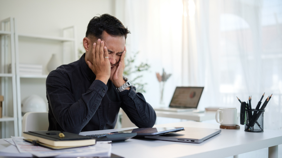 Overthinking führt zu einer Entscheidungsblockade und hindert dich an der echten Problemlösung