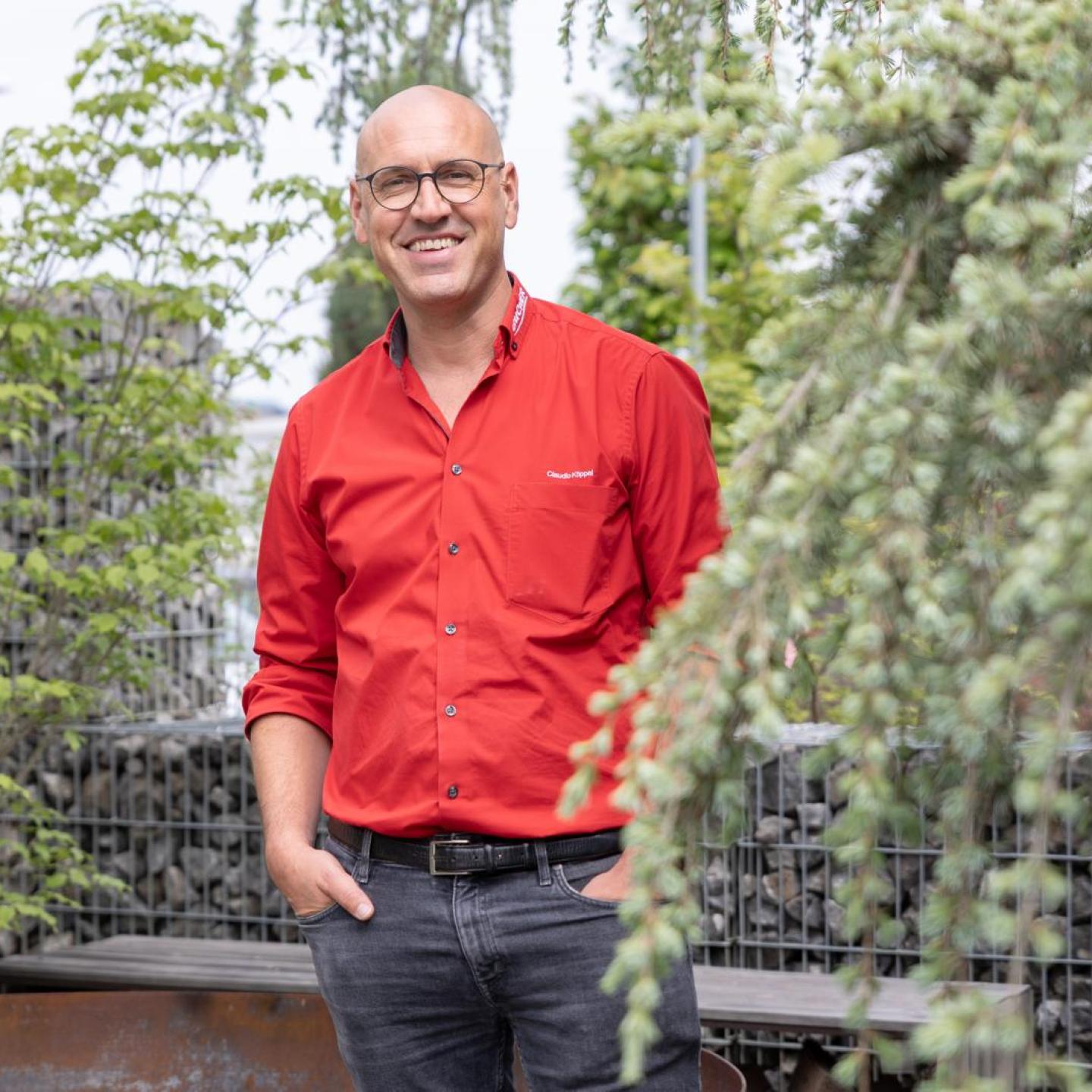 Claudio schläft wieder durch, führt sein Team mit neuer Entschlusskraft & hat eine starke Resilienz