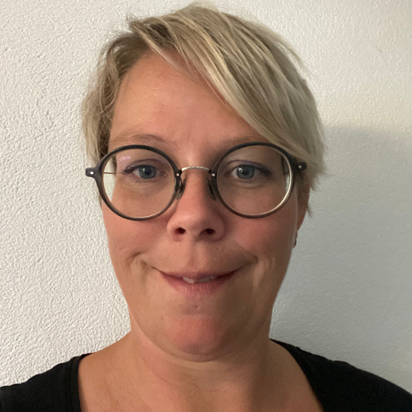 Melanie befreite sich von jahrelangen Panikattacken & chronischer Erschöpfung – in 12 Wochen