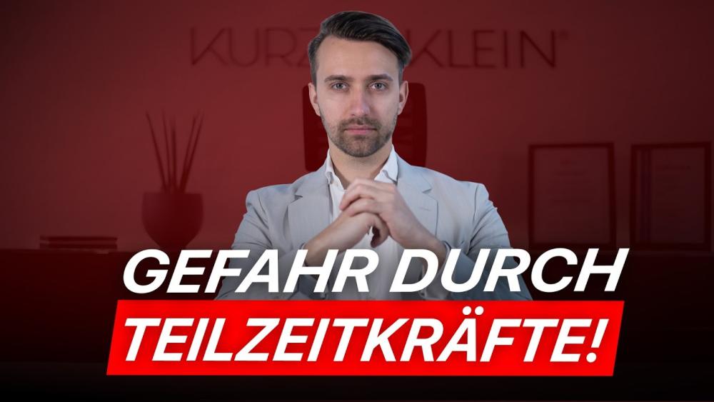 Mann spricht über die Gefahr durch Teilzeitkräfte in der Steuerkanzlei.